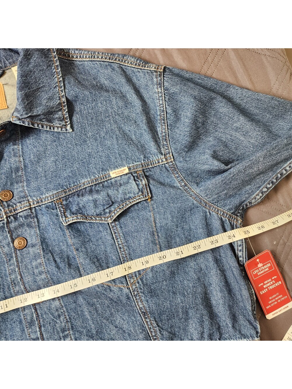 Levi Strauss Signature Easy Trucker Denim Jacket Relaxed Fit Women Large NWT - Picture 6 of 8